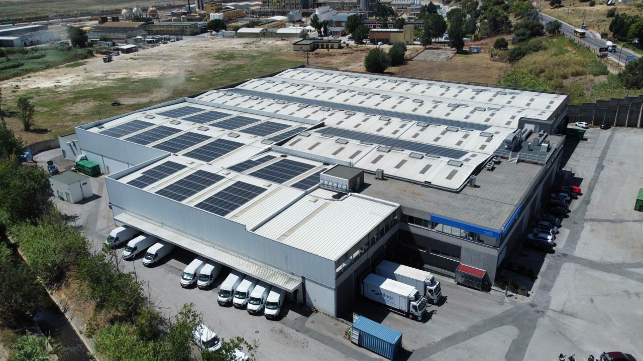 photo of photovoltaic panels at Alliance healthcare
